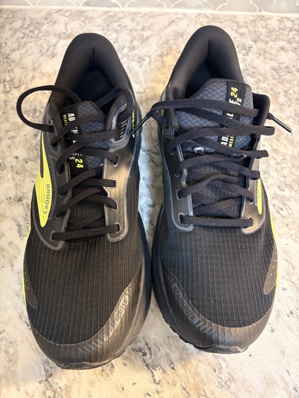 Brooks Adrenaline GTS 24 Weatherized, 10.5 - Picture 2 of 6